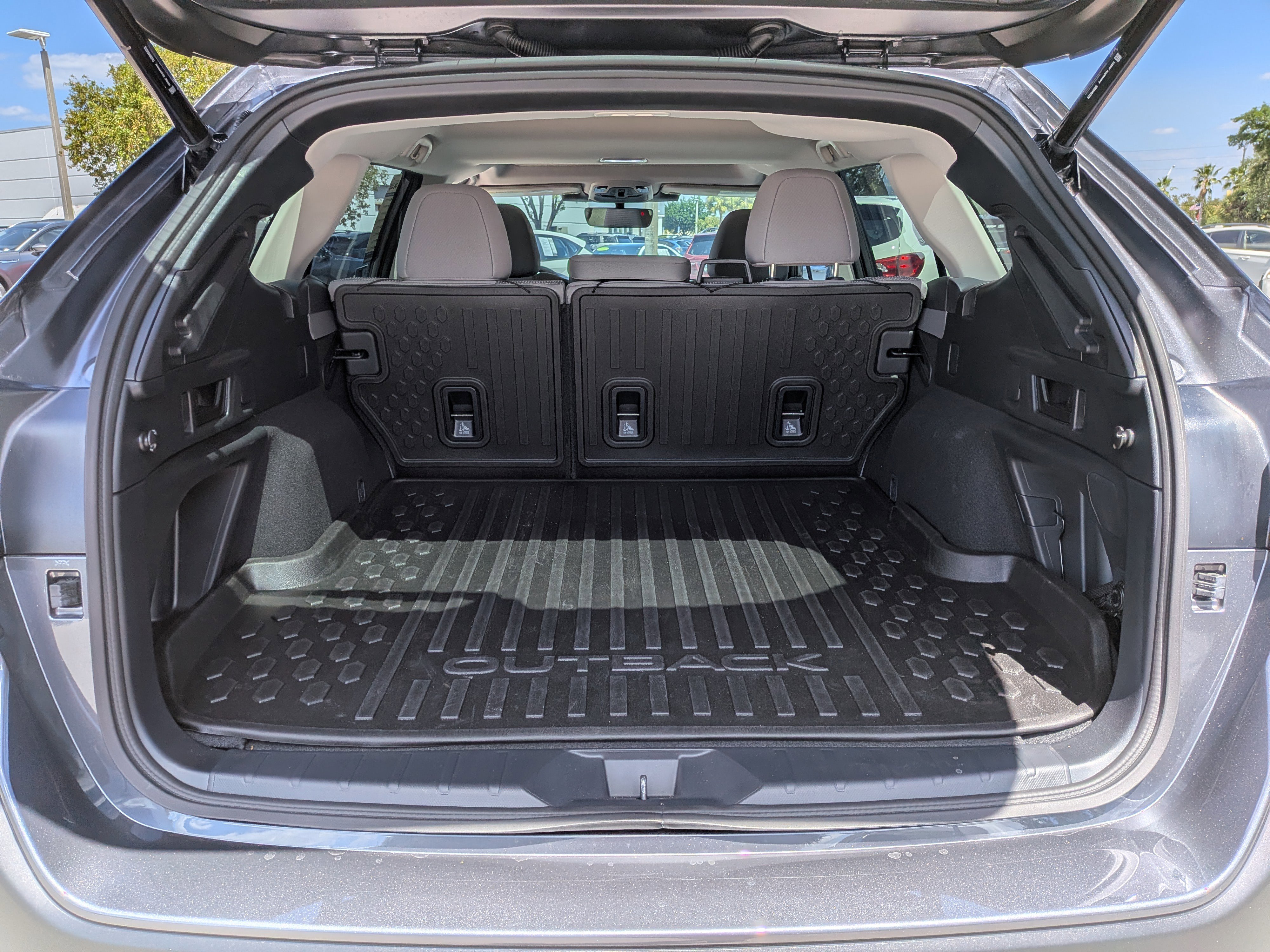 Used 2025 Subaru Outback Premium image 13