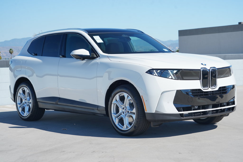 New 2027 BMW X5 xDrive50e w/ Luxury Front Seating Package AWD/4WD image 3