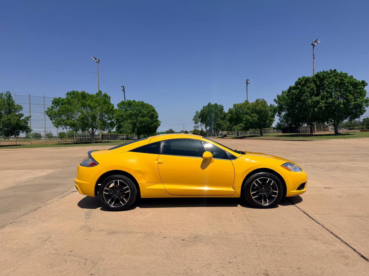 Used 2009 Mitsubishi Eclipse GS FWD image 21