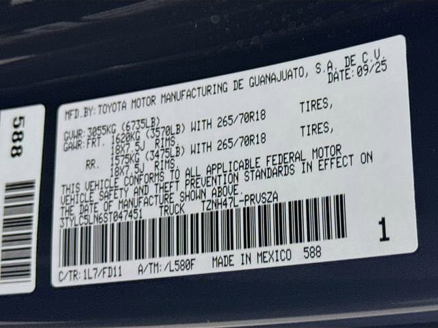 Certified 2025 Toyota Tacoma TRD Off-Road image 31