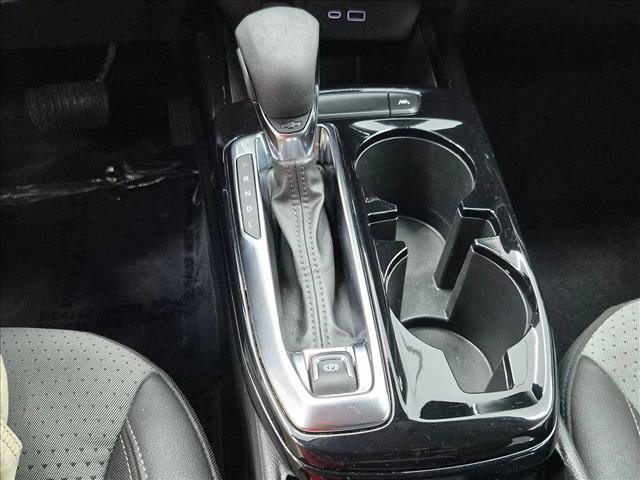 Used 2024 Chevrolet Trax LT FWD image 12