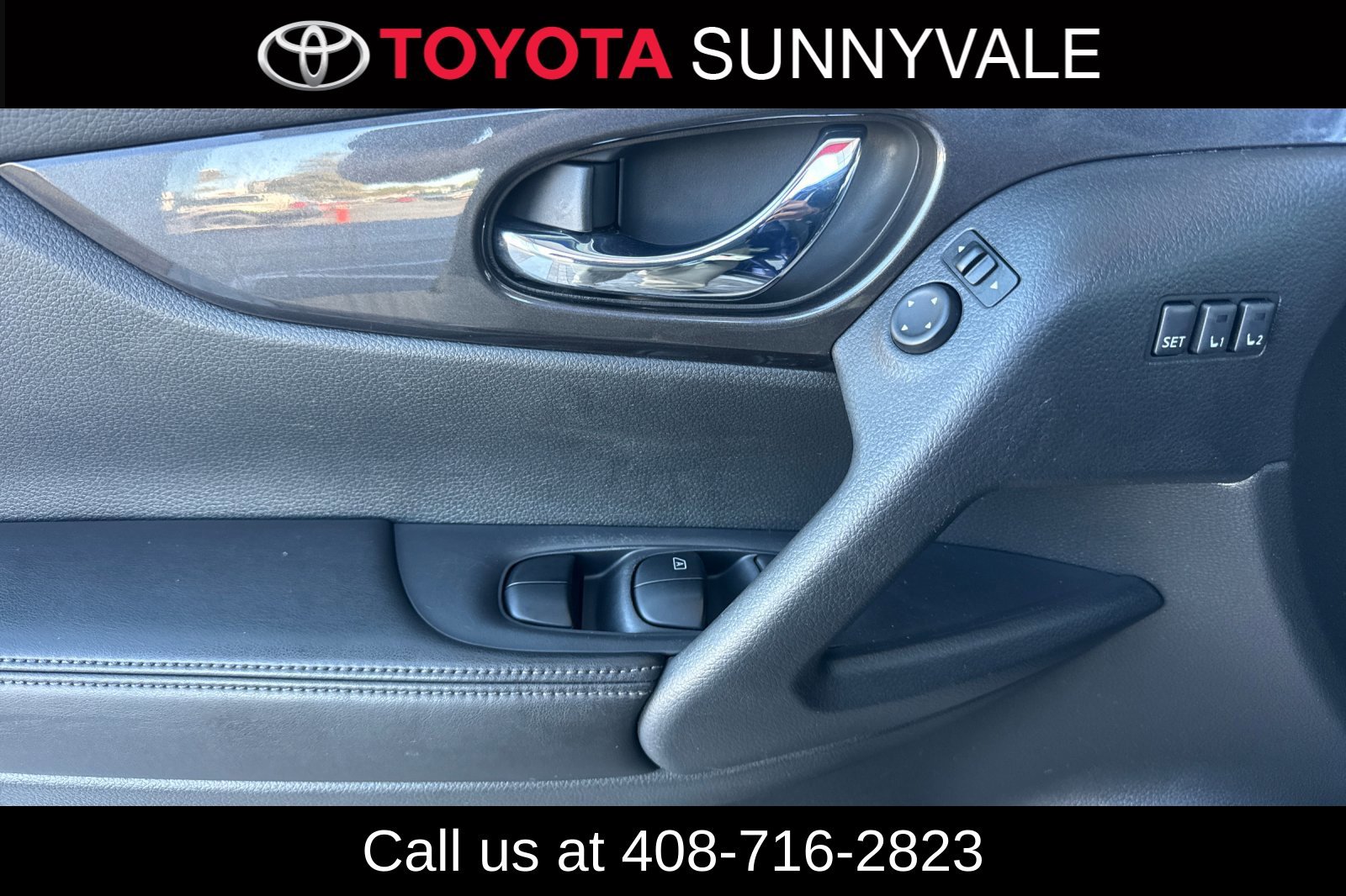 Used 2018 Nissan Rogue SV w/ Premium Package FWD image 15