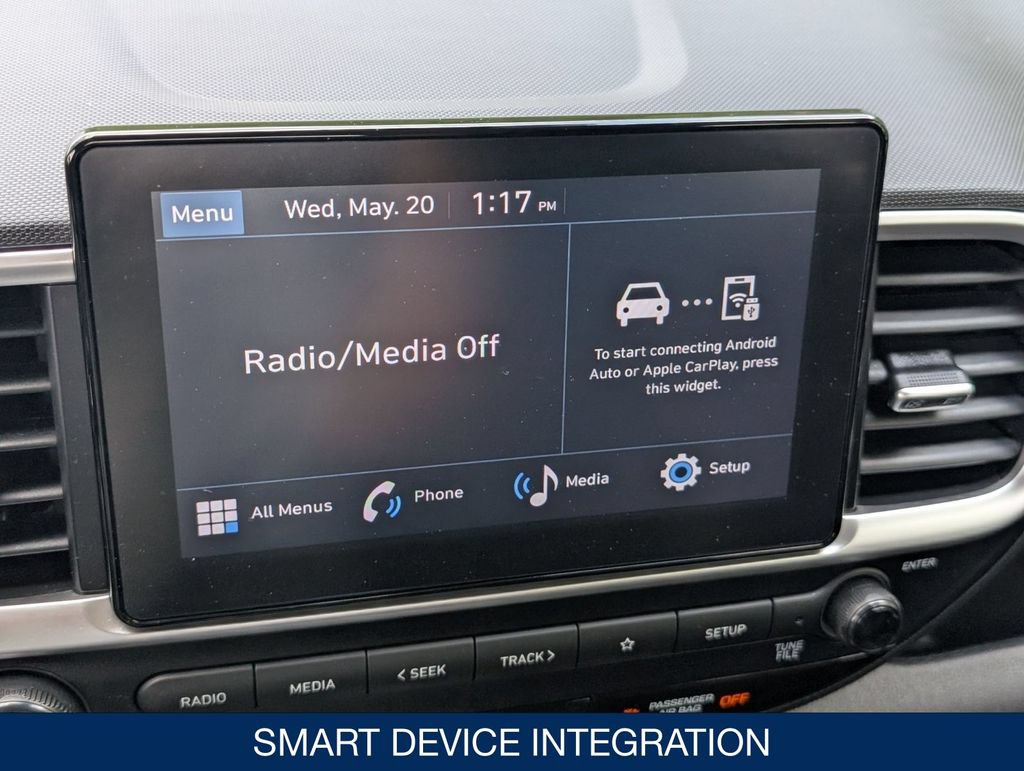 Certified 2024 Hyundai Venue SEL FWD image 25