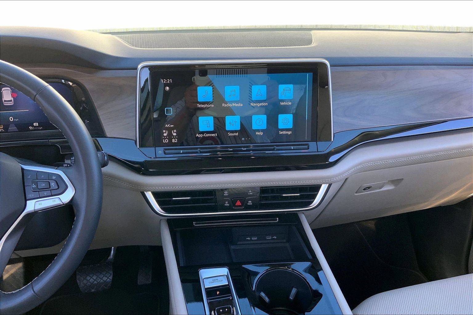 Used 2024 Volkswagen Atlas SE image 6