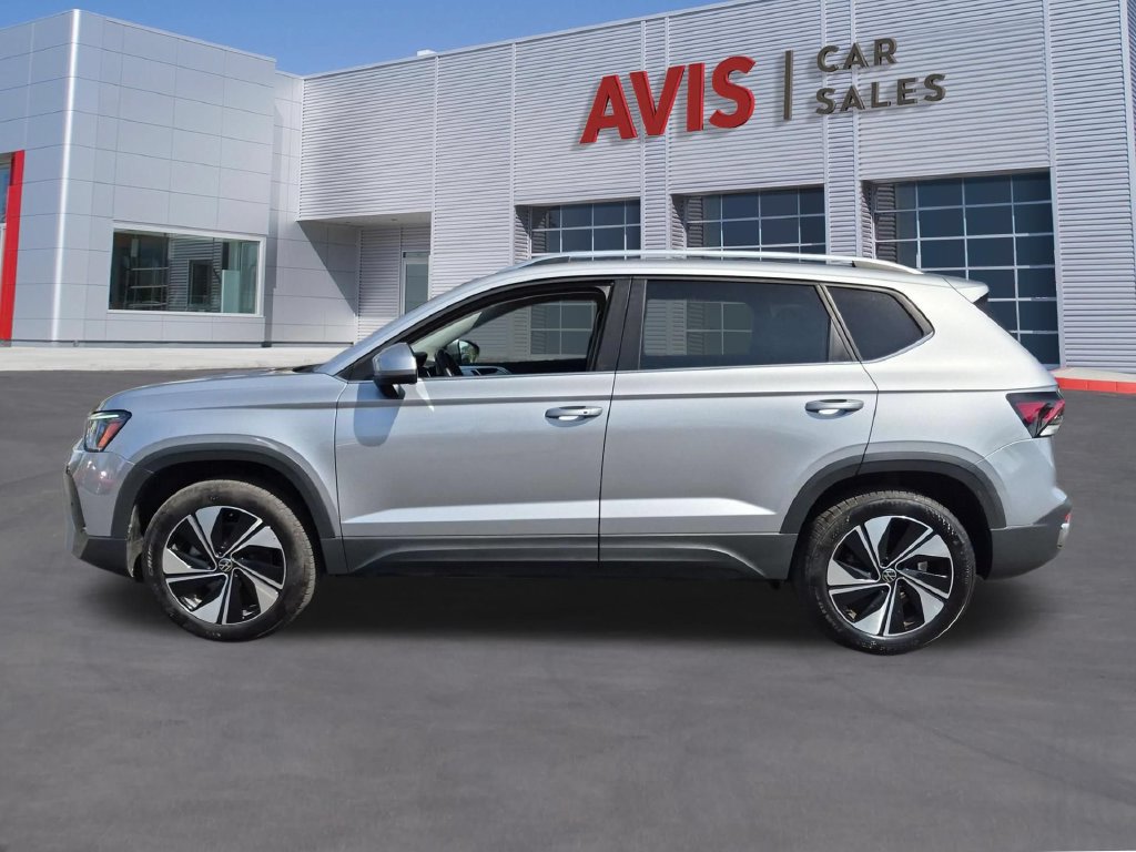 Used 2025 Volkswagen Taos SE AWD/4WD image 10