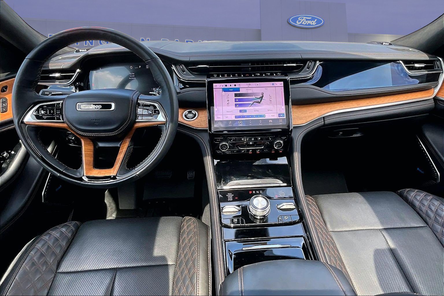 Used 2023 Jeep Grand Cherokee L Summit AWD/4WD image 7