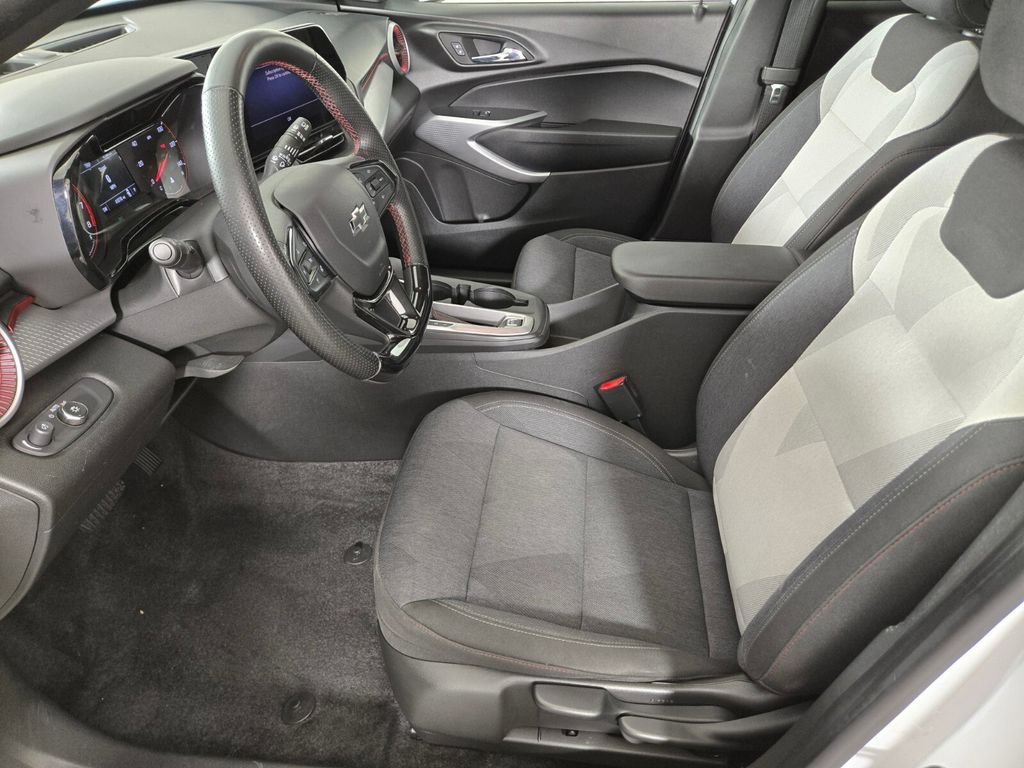 Used 2024 Chevrolet Trax RS w/ Driver Confidence Package FWD image 15