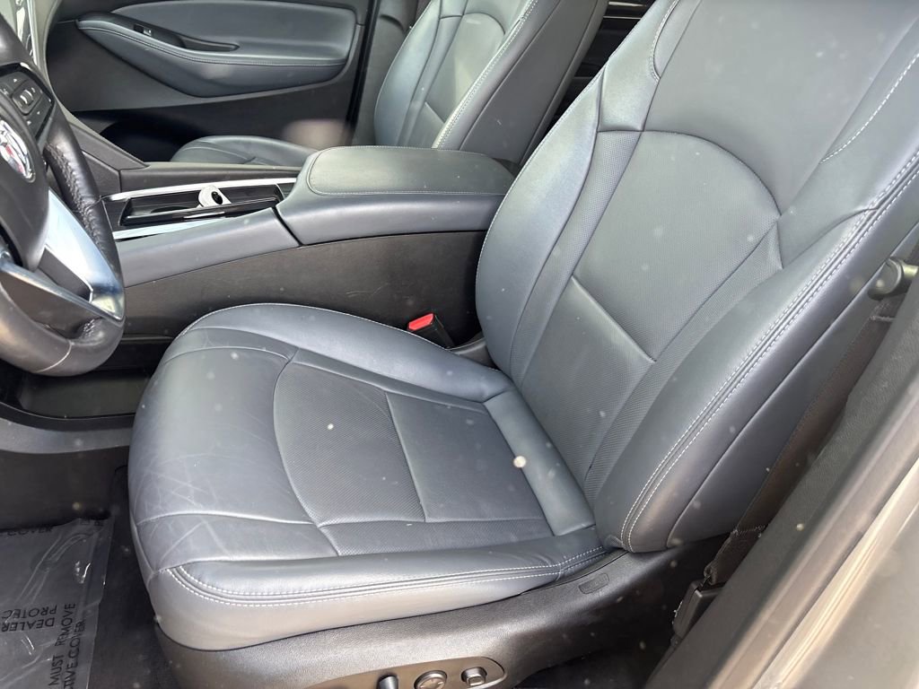 Used 2024 Buick Enclave Premium image 25
