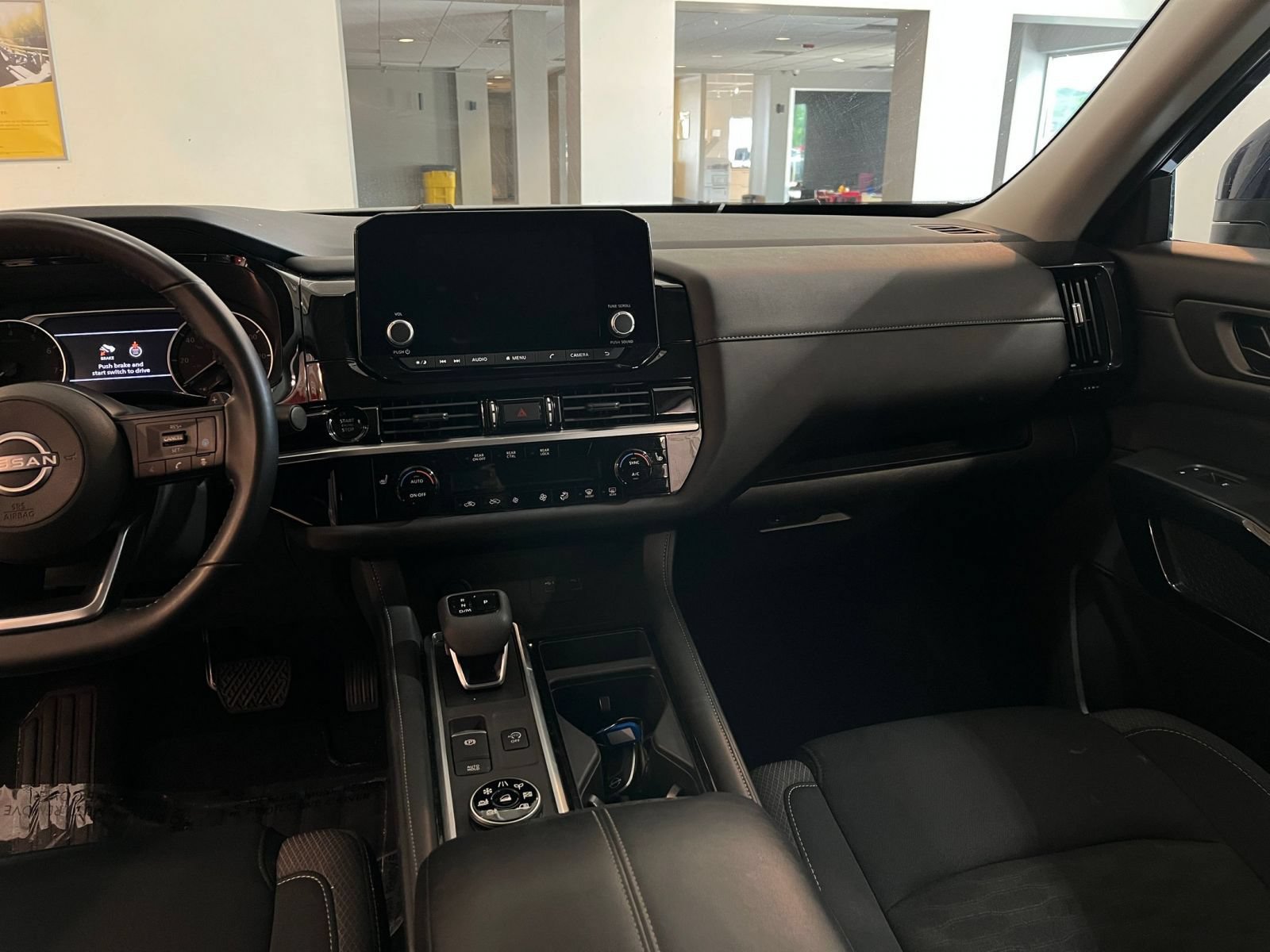 Used 2025 Nissan Pathfinder SV AWD/4WD image 37
