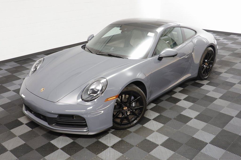 Used 2025 Porsche 911 Carrera image 2