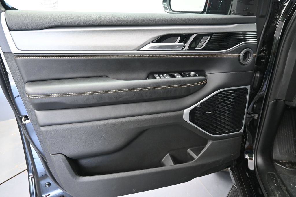 New 2026 Jeep Grand Wagoneer 4WD image 14