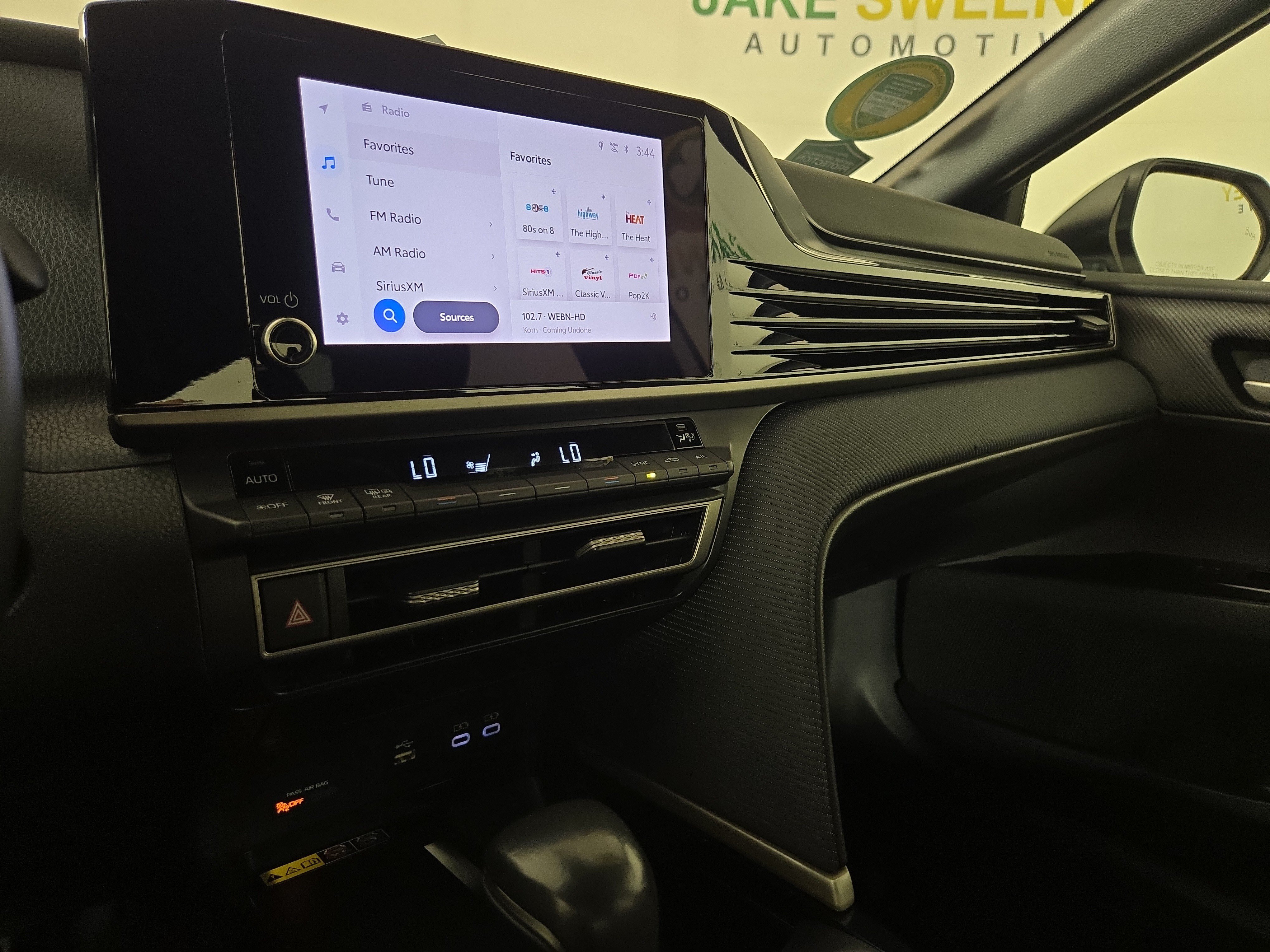 Used 2025 Toyota Camry SE FWD image 21