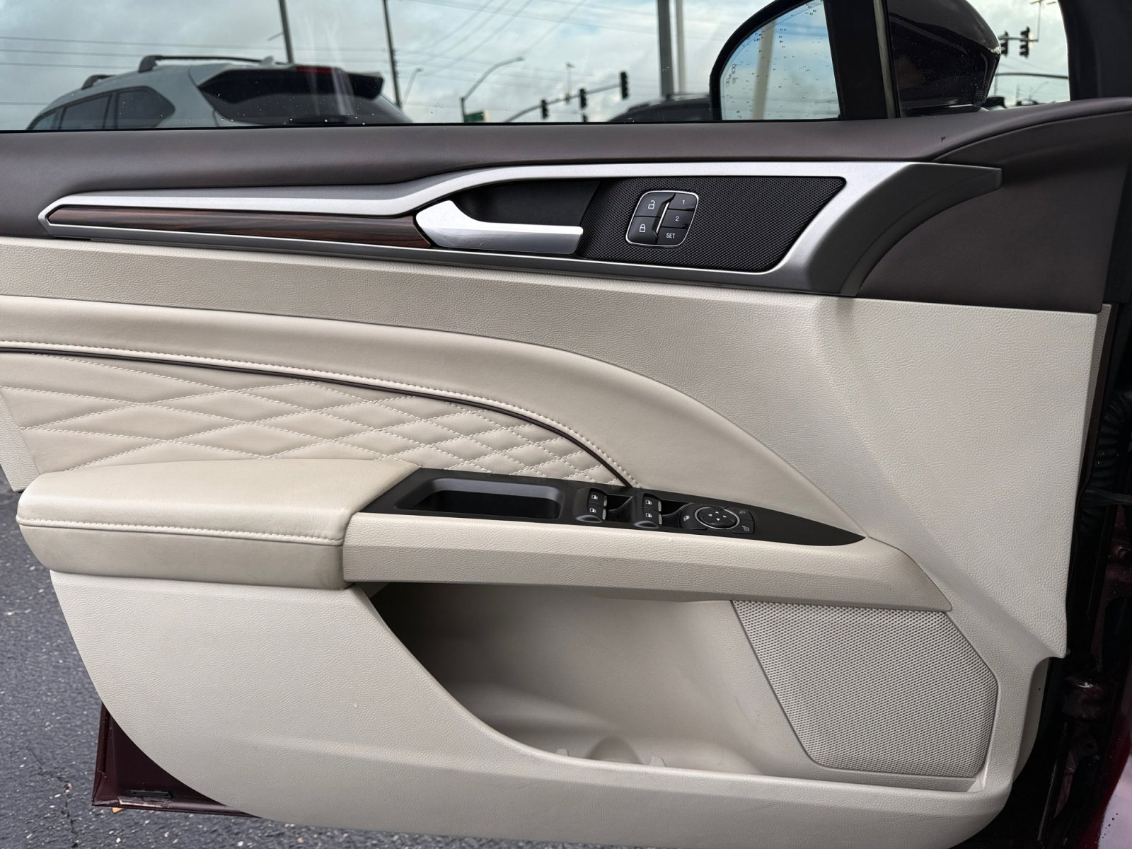 Used 2017 Ford Fusion Platinum image 13