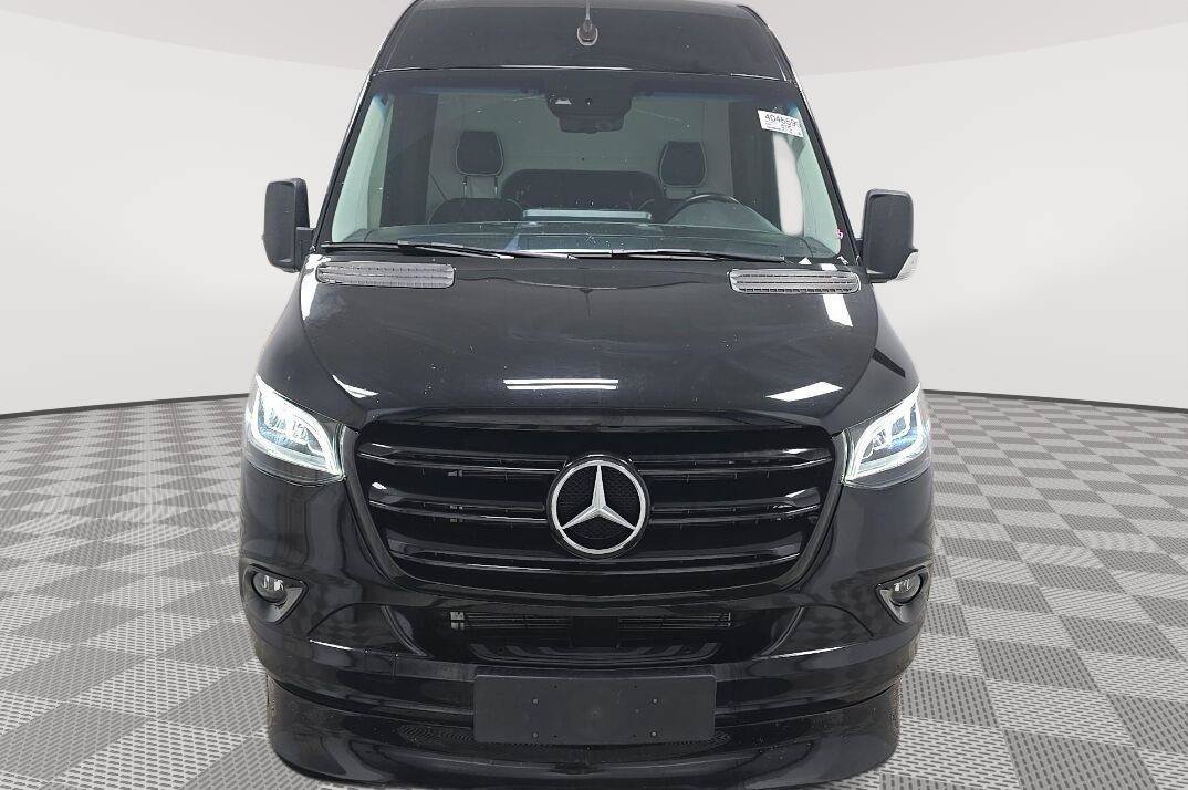 Used 2023 Mercedes-Benz Sprinter 3500 image 26