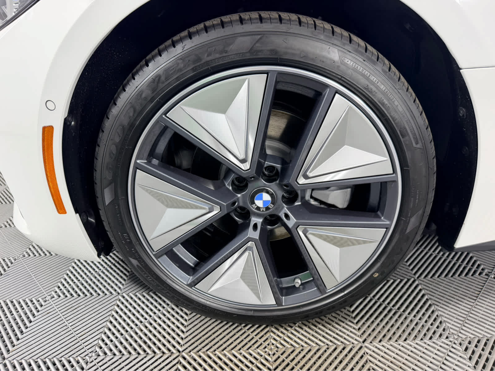 New 2026 BMW i4 eDrive40 w/ Premium Package RWD image 9