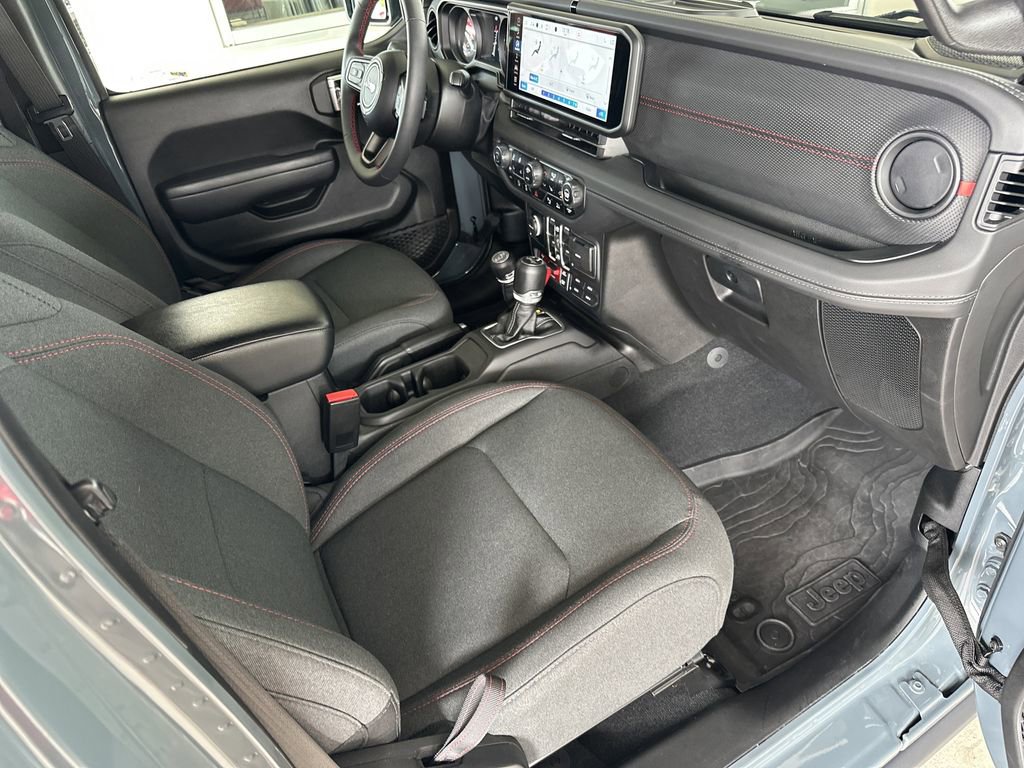 Used 2024 Jeep Wrangler Unlimited Rubicon w/ Safety Group image 34