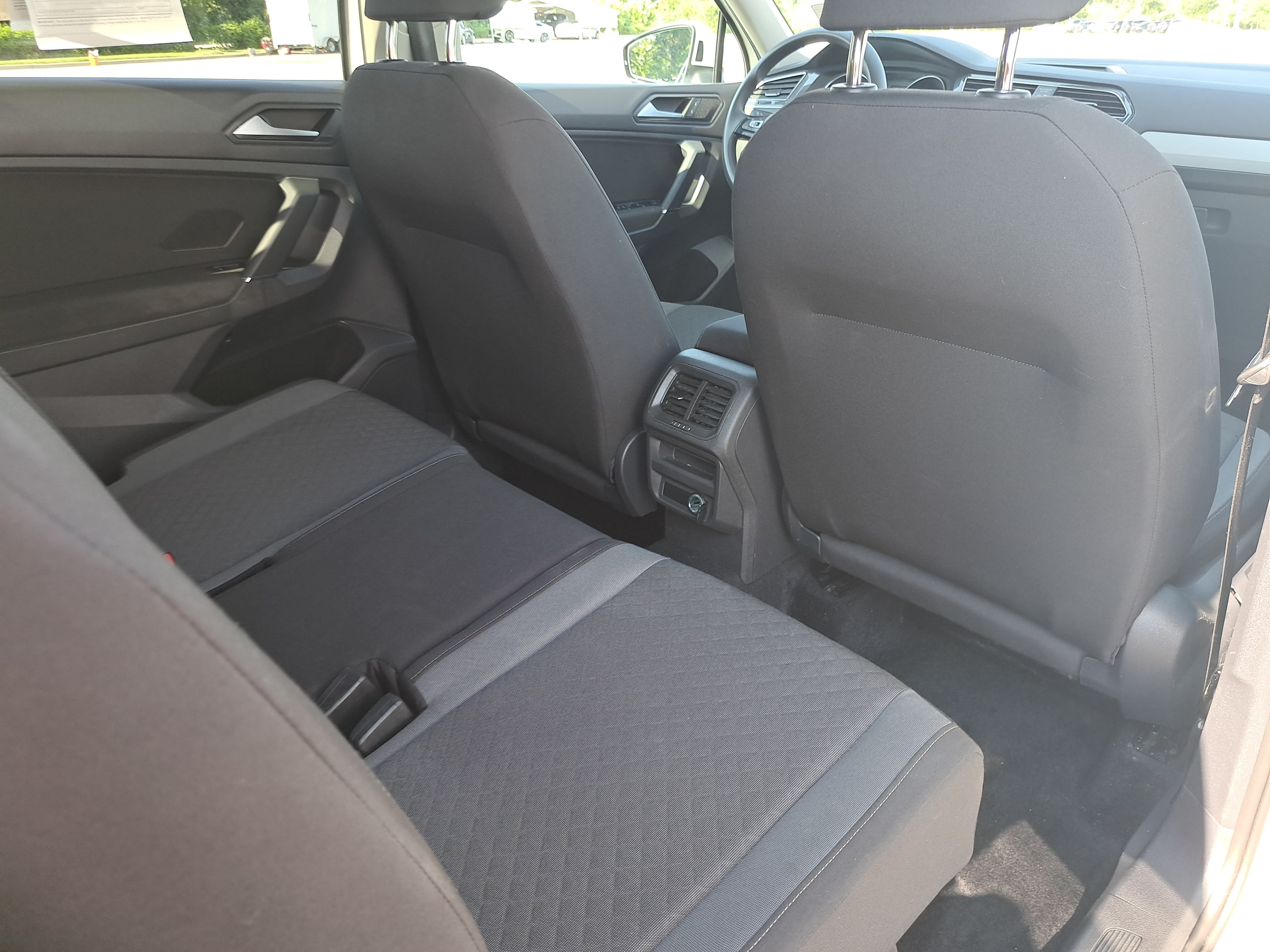 Used 2020 Volkswagen Tiguan S FWD image 11