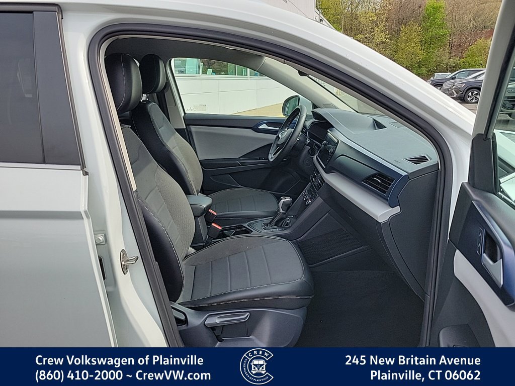 Used 2022 Volkswagen Taos SE w/ Driver Assistance Package FWD image 19