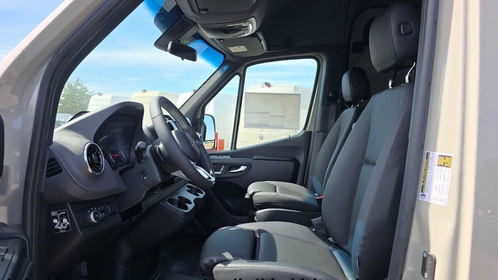 Used 2026 Mercedes-Benz Sprinter 2500 image 22