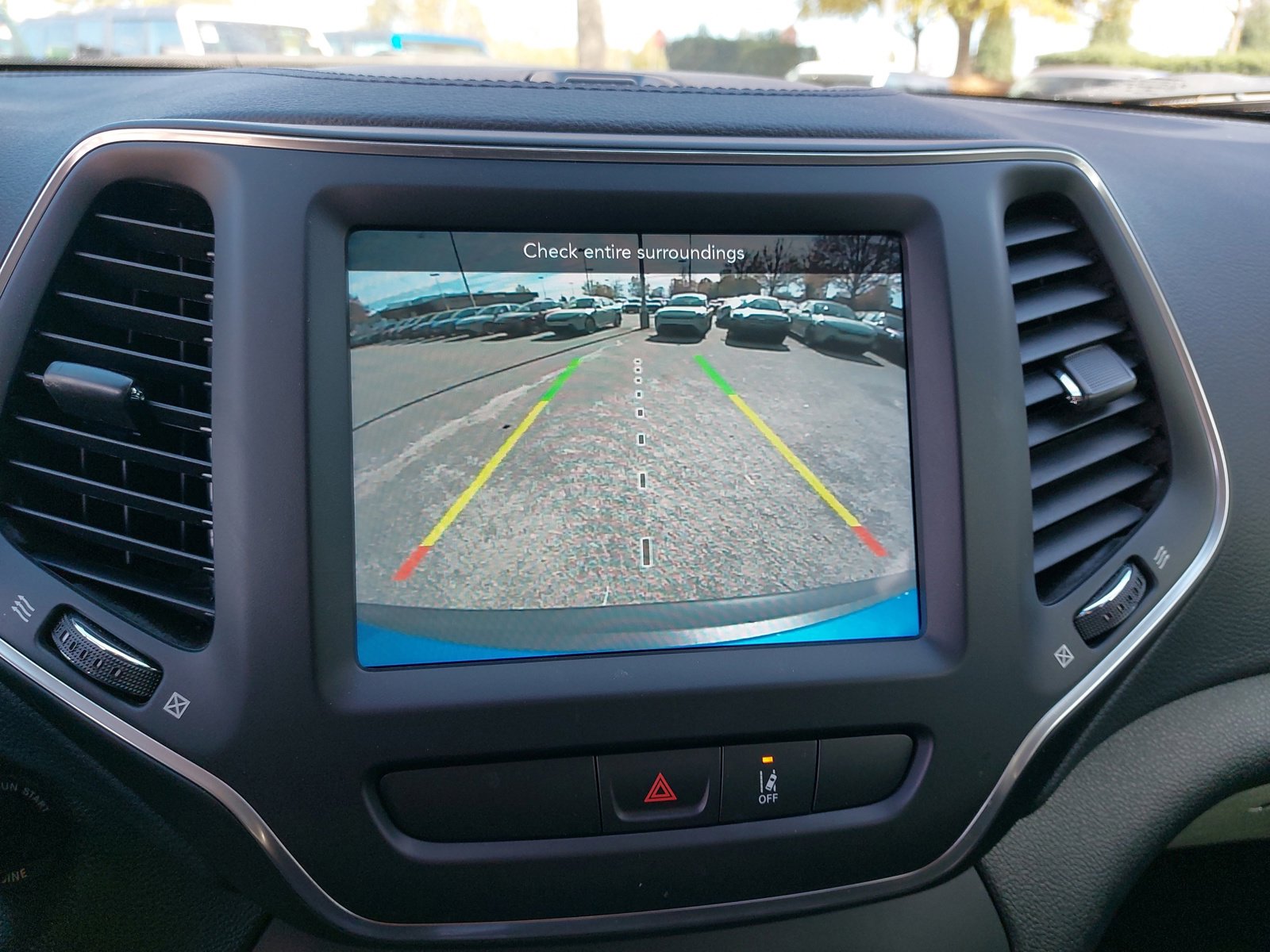 Used 2022 Jeep Cherokee Latitude w/ Trailer Tow Group image 25