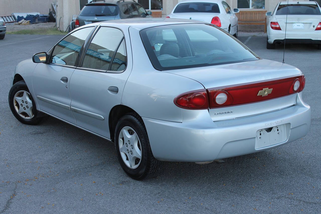 Used 2005 Chevrolet Cavalier Sedan w/ Preferred Equipment Group FWD image 9