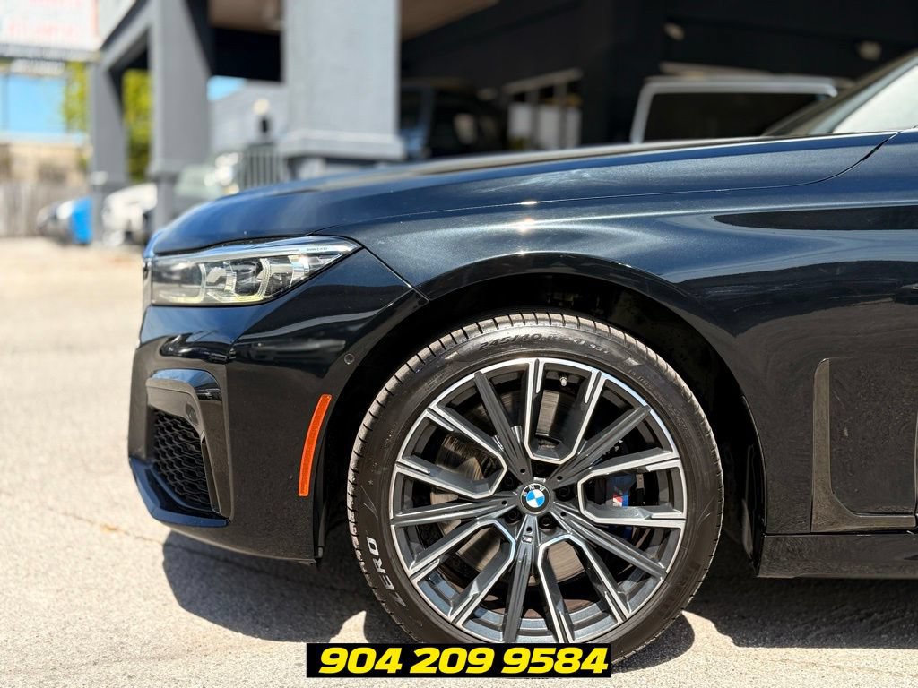 Used 2020 BMW 740i w/ Luxury Rear Seating Package RWD image 9