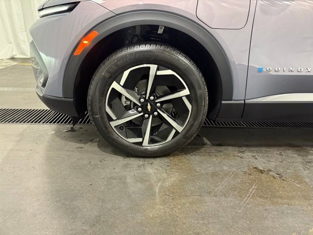 New 2026 Chevrolet Equinox EV LT image 25