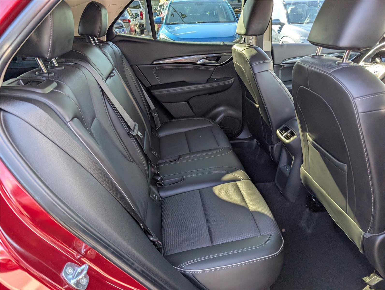 Used 2023 Buick Envision Essence image 12