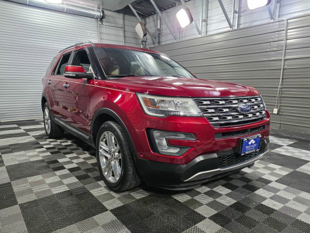 Used 2017 Ford Explorer Limited w/ Equipment Group 301A AWD/4WD image 4