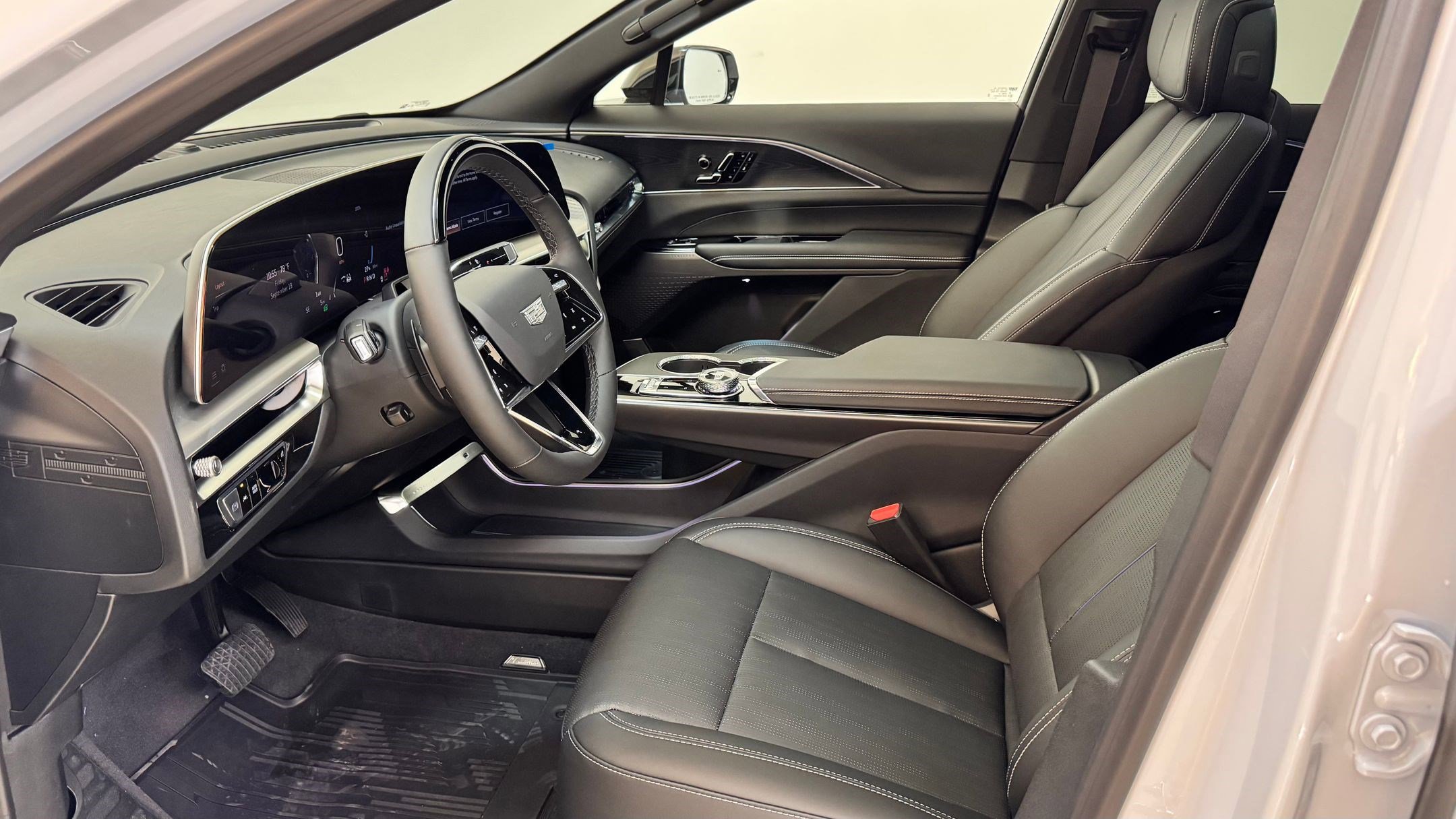 New 2026 Cadillac Lyriq Luxury image 5