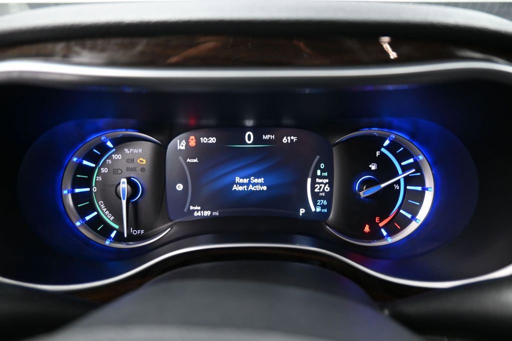 Used 2023 Chrysler Pacifica Limited FWD image 37