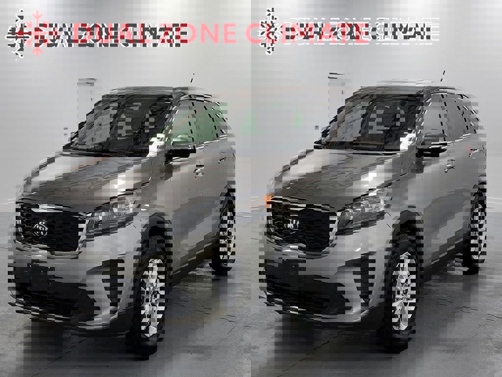 Used 2019 Kia Sorento LX image 4