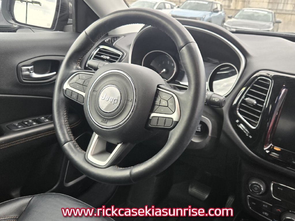 Used 2020 Jeep Compass Limited AWD/4WD image 12