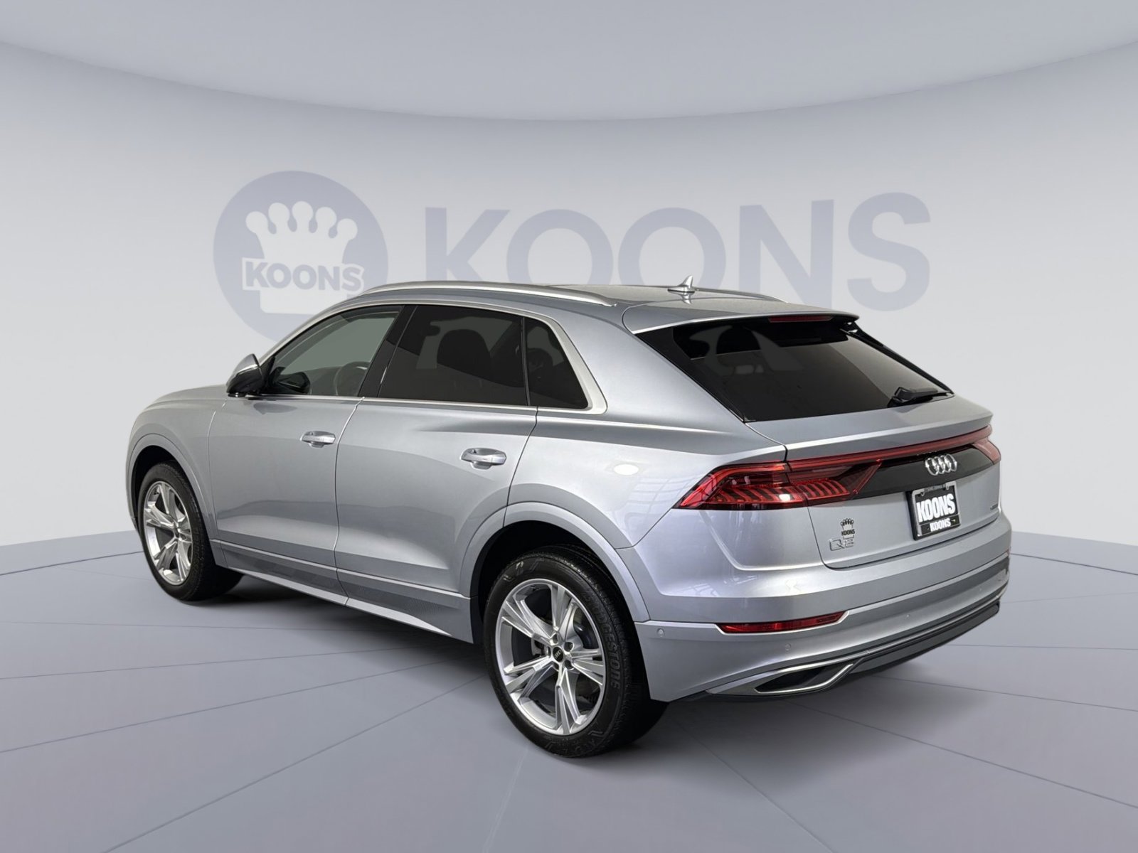 Used 2022 Audi Q8 Premium image 4