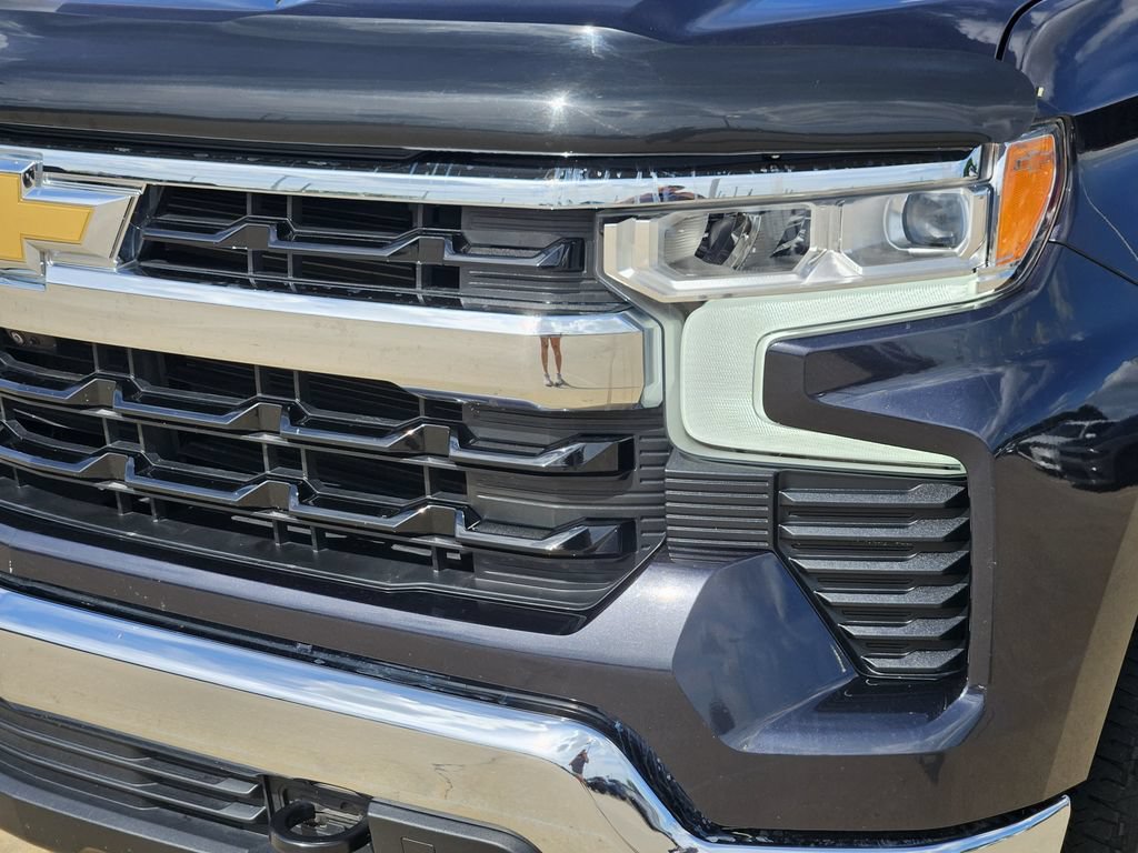 Used 2022 Chevrolet Silverado 1500 LT w/ Z71 Off-Road Package AWD/4WD image 13