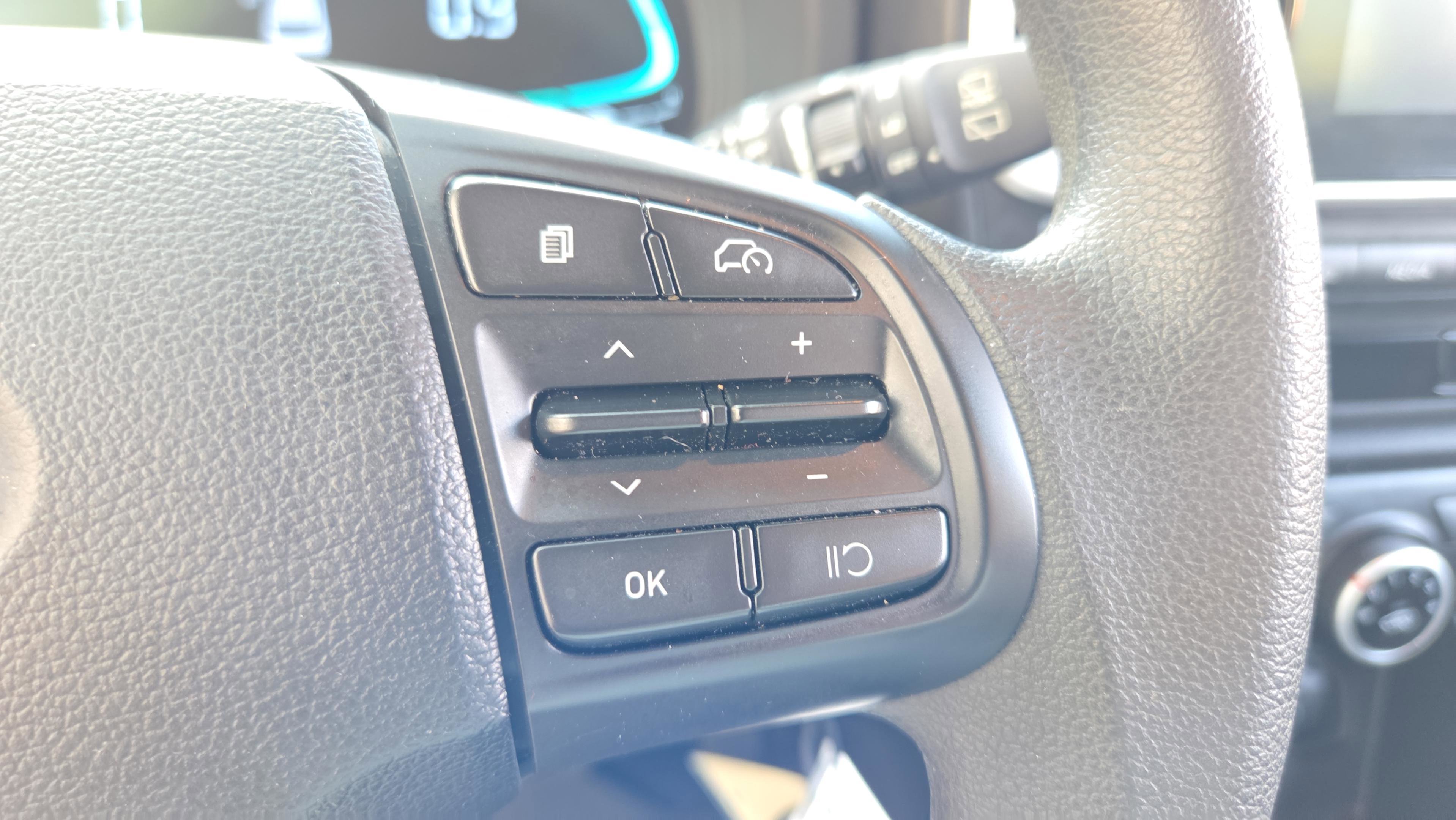 Used 2024 Hyundai Venue SE image 28