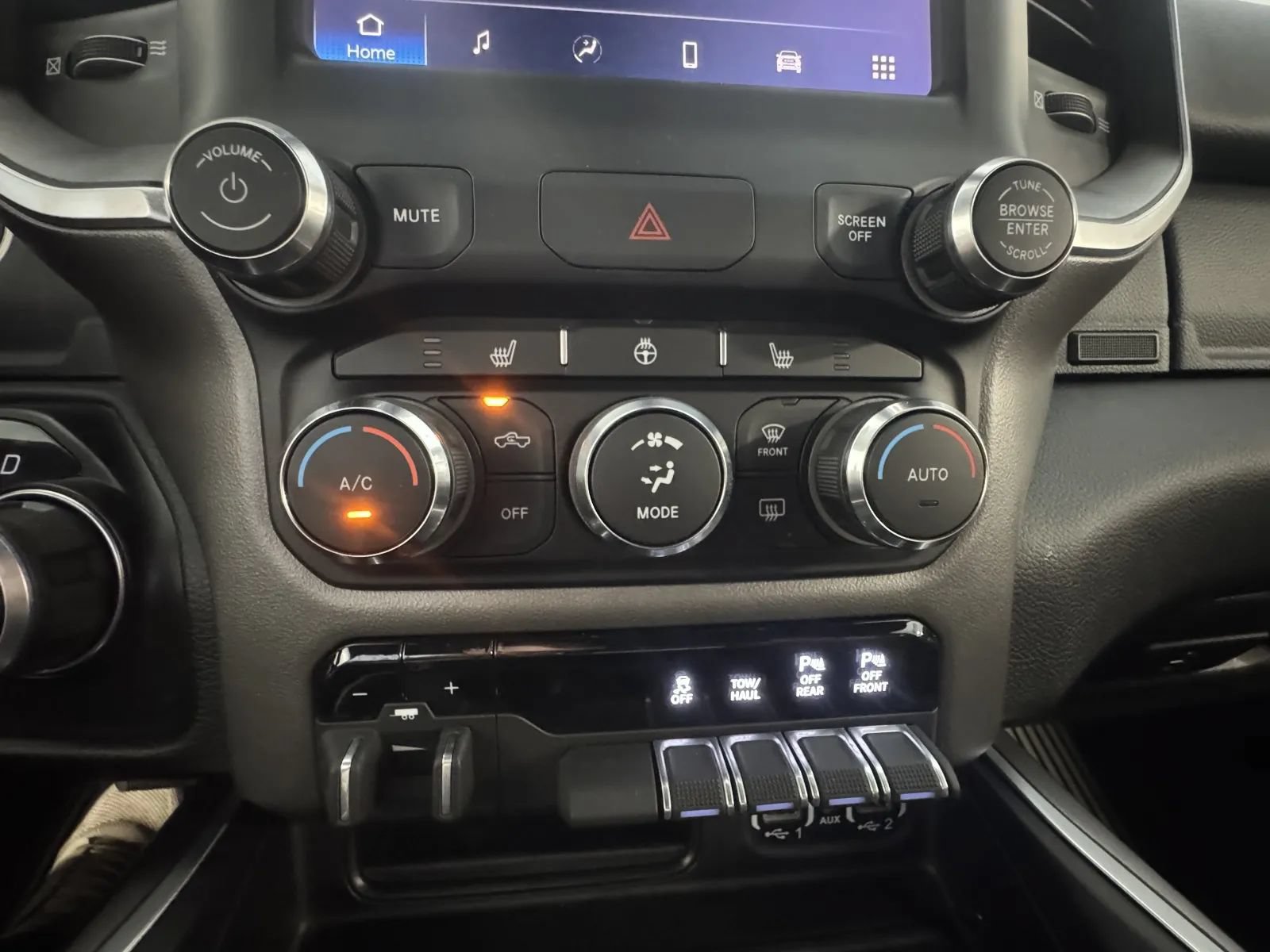 Used 2022 RAM 1500 Big Horn AWD/4WD image 32