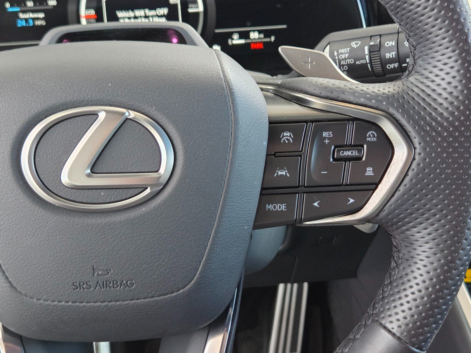 Used 2025 Lexus TX 500h AWD w/ Technology Package image 28