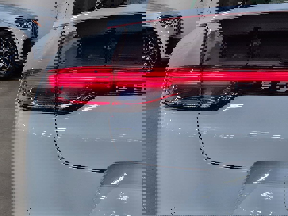 Used 2023 Porsche Panamera image 21