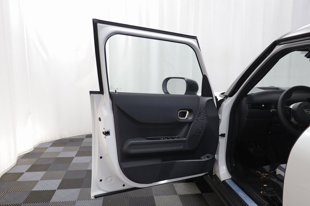 New 2026 MINI Cooper 4-Door Hardtop image 4