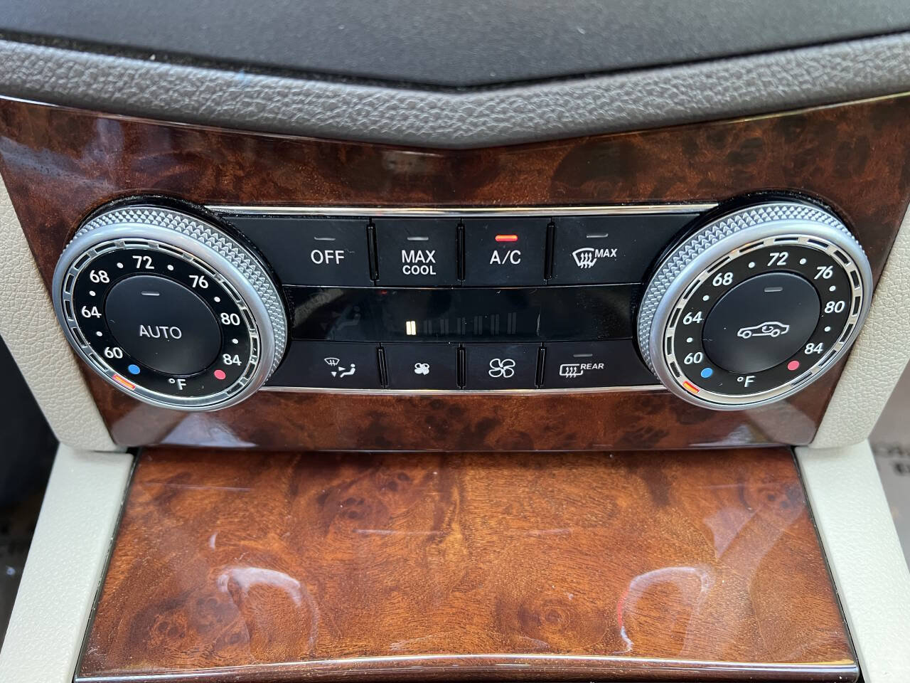 Used 2010 Mercedes-Benz C 350 Sport image 18