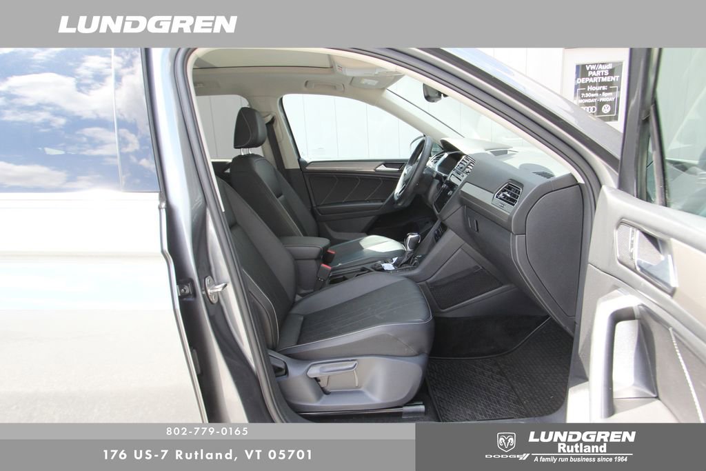 Used 2022 Volkswagen Tiguan SE image 9