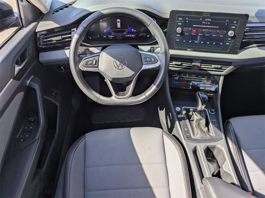 Used 2025 Volkswagen Jetta SE image 25