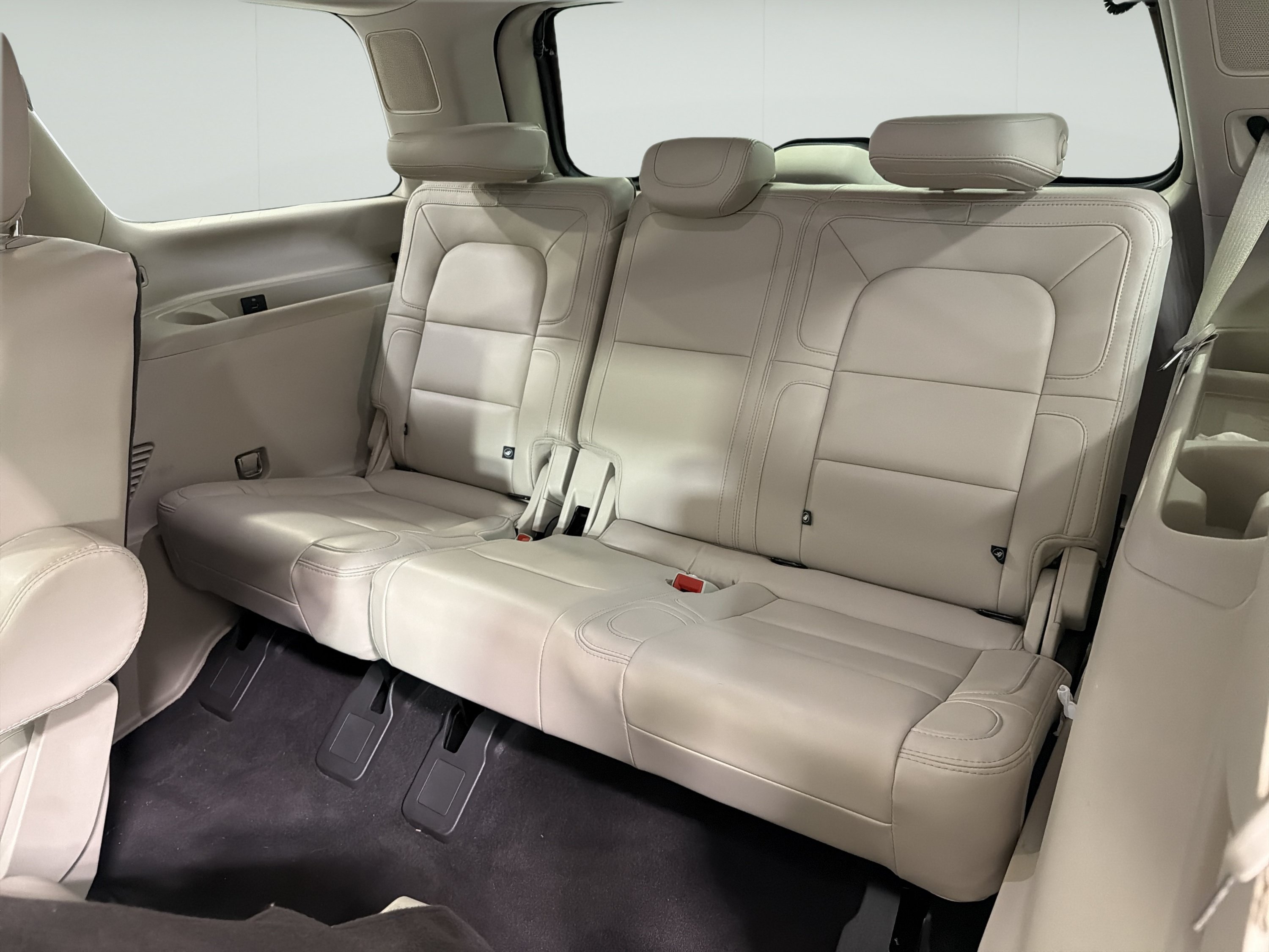 Used 2021 Lincoln Navigator Reserve w/ Luxury Package AWD/4WD image 12