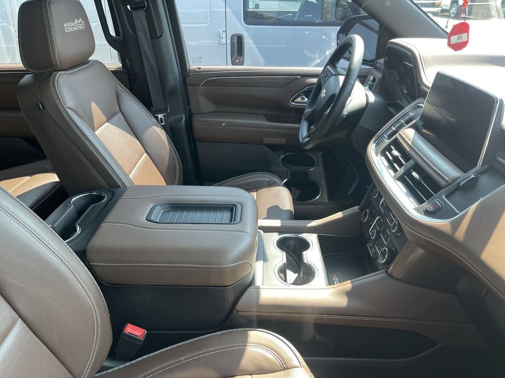 Used 2023 Chevrolet Suburban High Country AWD/4WD image 12