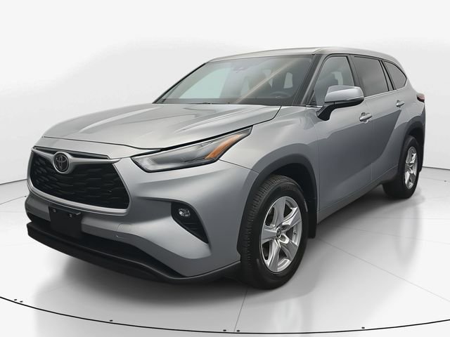 Used 2024 Toyota Highlander LE image 5
