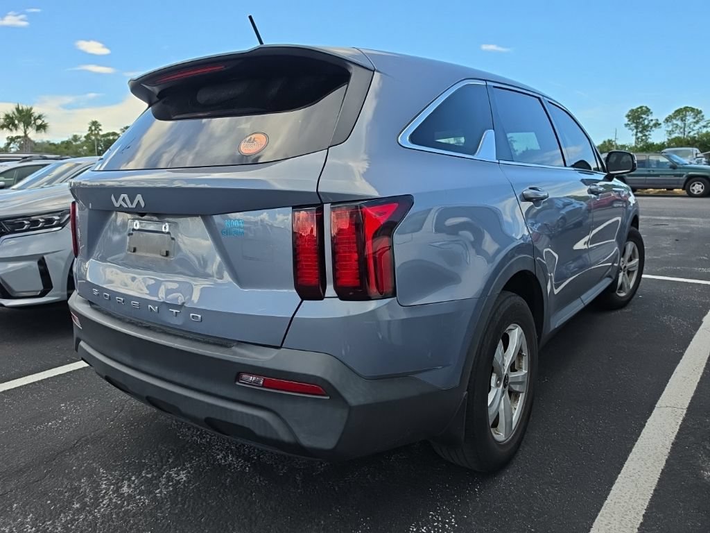 Certified 2022 Kia Sorento LX FWD image 16
