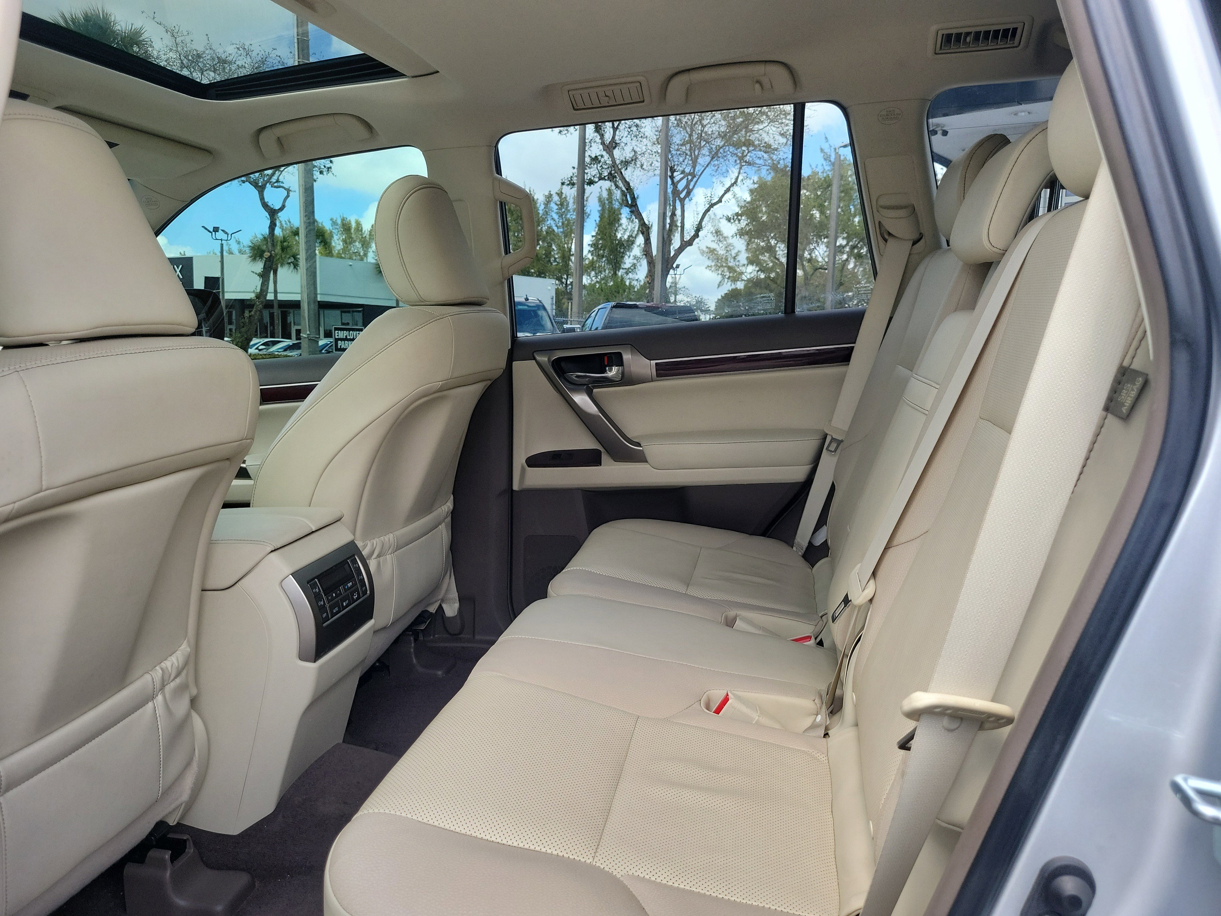 Used 2019 Lexus GX 460 Premium w/ Premium Package image 12