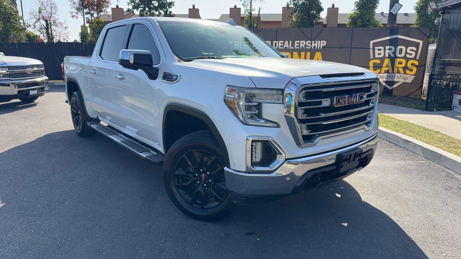 Used 2019 GMC Sierra 1500 SLT w/ SLT Premium Plus Package AWD/4WD image 2