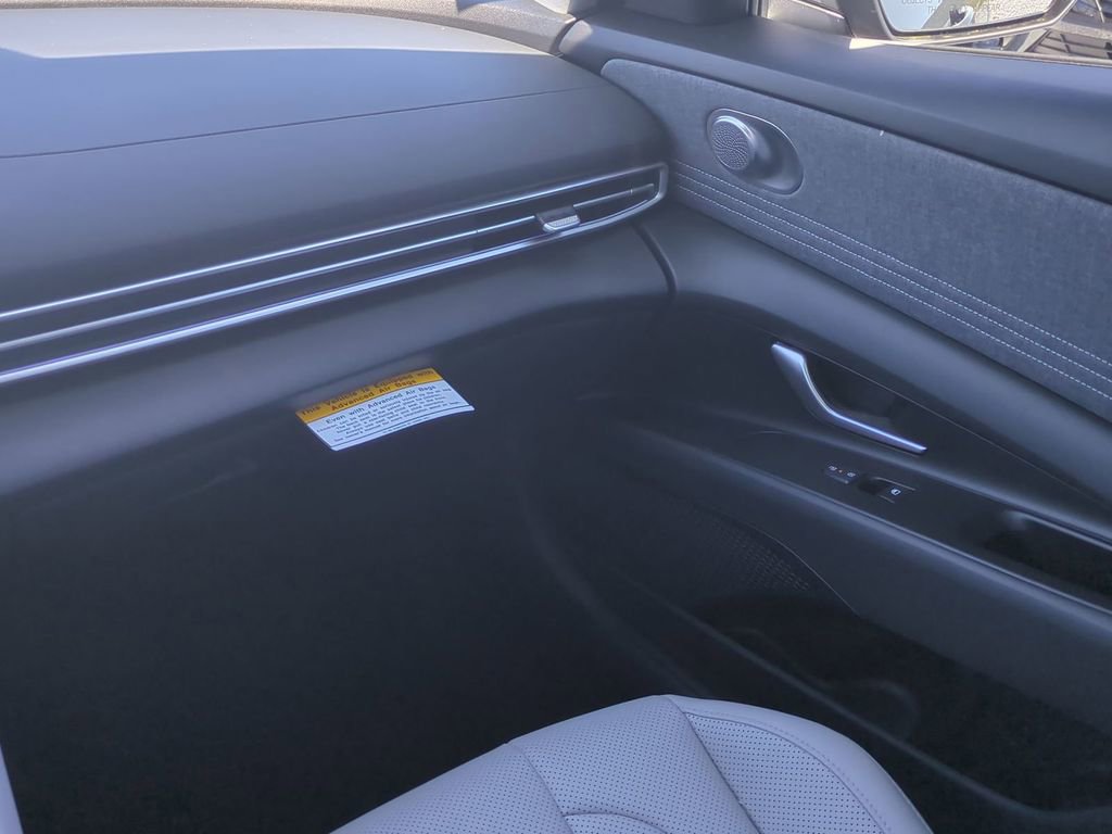 New 2026 Hyundai Elantra Limited image 18